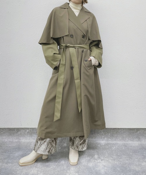 kivi(キヴィ)の「バリアスケープトレンチコート(トレンチコート・レディース・ベージュ/グリーン・FREE)」の2枚目の写真
