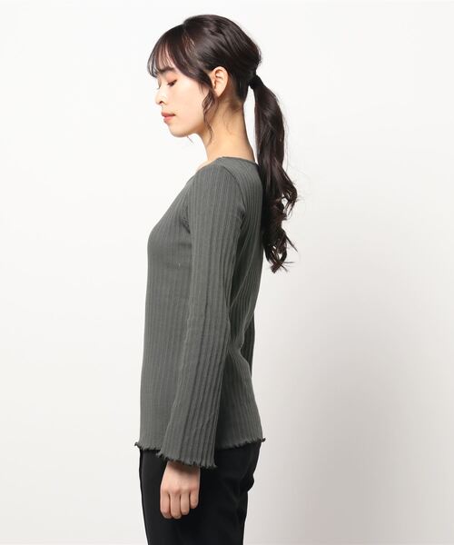 Crisp(クリスプ)の「ボートネックリブTシャツ(Tシャツ/カットソー・レディース・ホワイト/チャコールグレー/ブルー・FREE)」の4枚目の写真