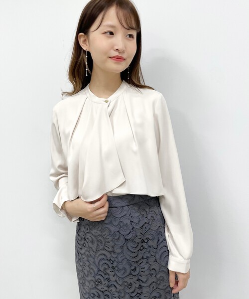 index（インデックス）の「◆ジョーゼットラッフルブラウス【WEB限定サイズ】（シャツ/ブラウス・レディース・オフホワイト/ブルー/ブラック系1/ライトグレー・40/38/42/36）」の2枚目の写真