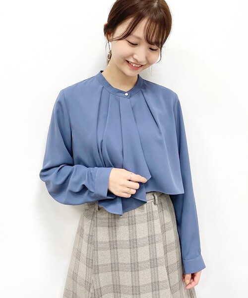 index（インデックス）の「◆ジョーゼットラッフルブラウス【WEB限定サイズ】（シャツ/ブラウス・レディース・オフホワイト/ブルー/ブラック系1/ライトグレー・40/38/42/36）」の4枚目の写真