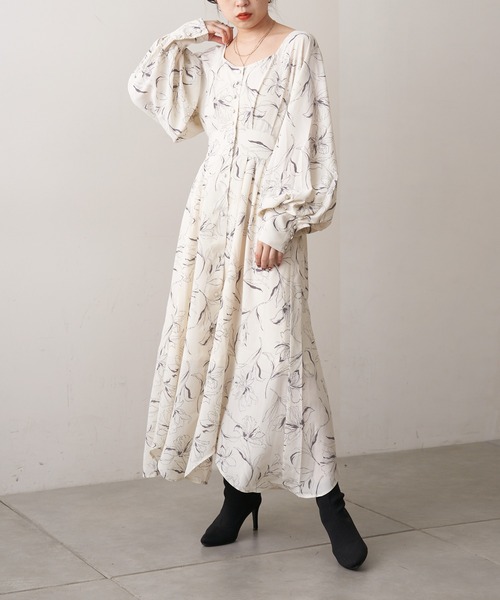 Chico（チコ）の「ラインフラワーイレヘムロングワンピース（ワンピース・レディース・ブラック/グリーン/アイボリー・FREE）」の13枚目の写真