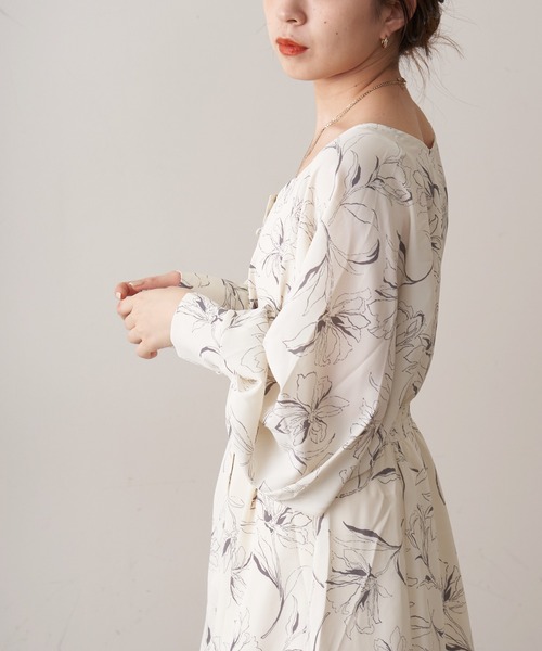 Chico（チコ）の「ラインフラワーイレヘムロングワンピース（ワンピース・レディース・ブラック/グリーン/アイボリー・FREE）」の14枚目の写真