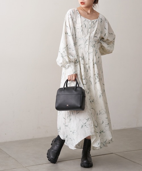 Chico（チコ）の「ラインフラワーイレヘムロングワンピース（ワンピース・レディース・ブラック/グリーン/アイボリー・FREE）」の5枚目の写真