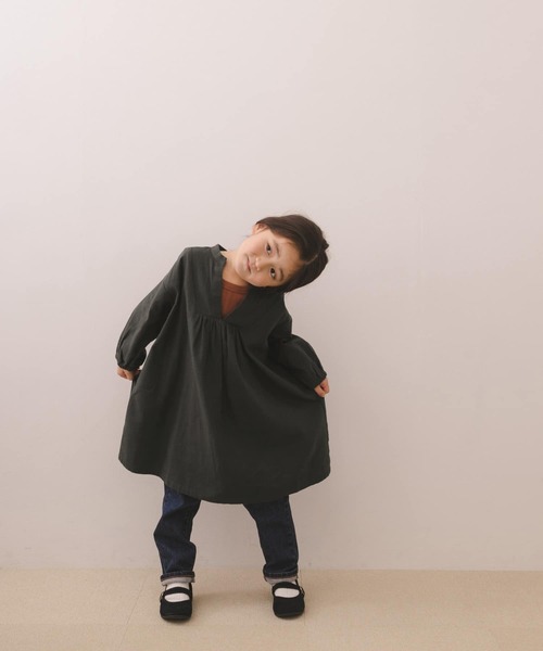 URBAN RESEARCH DOORS（アーバンリサーチドアーズ）の「スキッパーワイドワンピース(KIDS)（ワンピース・キッズ・チャコールグレー/ブルー・120/105/135）」の4枚目の写真