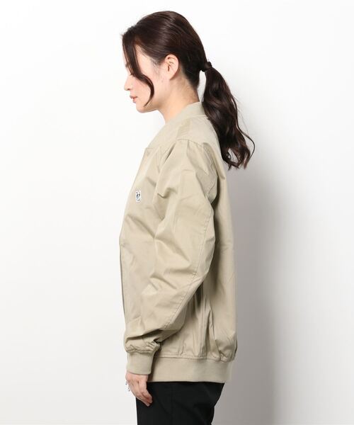 The Endless Summer（エンドレスサマー）の「[THE ENDLESS SUMMER/エンドレスサマー] 別注 ワンポイントBUHIワッペン バックプリントジャケット（ブルゾン・レディース・ブラック/ベージュ・M/L）」の17枚目の写真