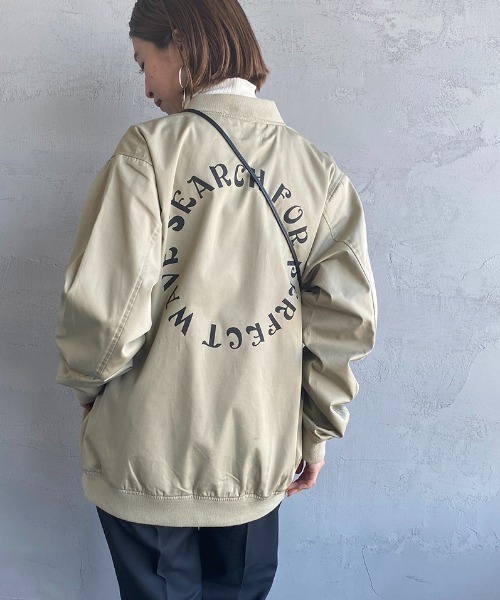 The Endless Summer（エンドレスサマー）の「[THE ENDLESS SUMMER/エンドレスサマー] 別注 ワンポイントBUHIワッペン バックプリントジャケット（ブルゾン・レディース・ブラック/ベージュ・M/L）」の11枚目の写真