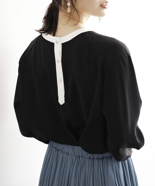 GeeRA（ジーラ）の「前後２WAY配色デザインブラウス（シャツ/ブラウス・レディース・ブラック/オフホワイト/ブラック系その他/ホワイト系その他・MEDIUM/LARGE/X-LARGE）」の4枚目の写真