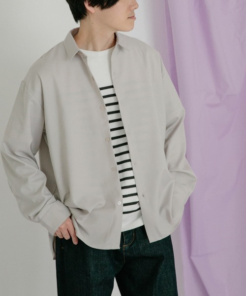 ITEMS URBANRESEARCH（アイテムズ アーバンリサーチ）の「TR レギュラーカラー長袖シャツ（シャツ/ブラウス・メンズ・ブラック/グレー/オフホワイト・MEDIUM/LARGE）」の2枚目の写真