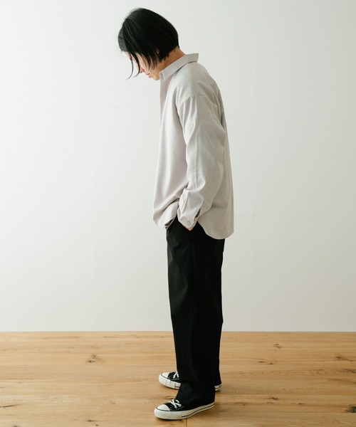 ITEMS URBANRESEARCH（アイテムズ アーバンリサーチ）の「TR レギュラーカラー長袖シャツ（シャツ/ブラウス・メンズ・ブラック/グレー/オフホワイト・MEDIUM/LARGE）」の4枚目の写真