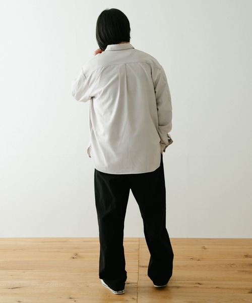 ITEMS URBANRESEARCH（アイテムズ アーバンリサーチ）の「TR レギュラーカラー長袖シャツ（シャツ/ブラウス・メンズ・ブラック/グレー/オフホワイト・MEDIUM/LARGE）」の15枚目の写真