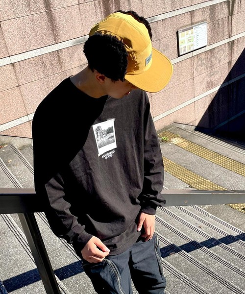 PRIVILEGE（プリビレッジ）の「プリビレッジ [PRIVILEGE] - アバンドン ハウス グラフィック ロングスリーブ 長袖 Tシャツ [ABANDONED HOUSE L/S TEE]（Tシャツ/カットソー・メンズ・ライトブルー/ブラック/チャコールグレー・XX-LARGE/MEDIUM/X-LARGE/LARGE）」の2枚目の写真