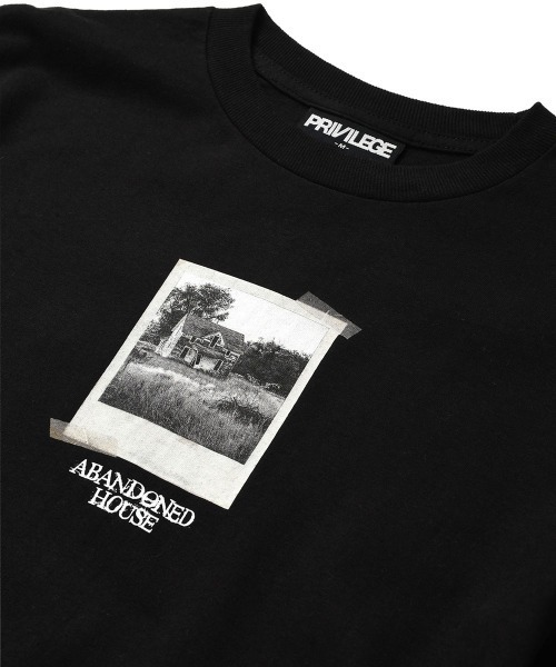 PRIVILEGE（プリビレッジ）の「プリビレッジ [PRIVILEGE] - アバンドン ハウス グラフィック ロングスリーブ 長袖 Tシャツ [ABANDONED HOUSE L/S TEE]（Tシャツ/カットソー・メンズ・ライトブルー/ブラック/チャコールグレー・XX-LARGE/MEDIUM/X-LARGE/LARGE）」の4枚目の写真