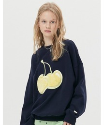 KIRSH（キルシー）の「A'GEM/9 × .kom『KIRSH/キルシー』BIG CHERRY SWEATSHIRT/ビッグチェリースウェットシャツ（スウェット・メンズ）」