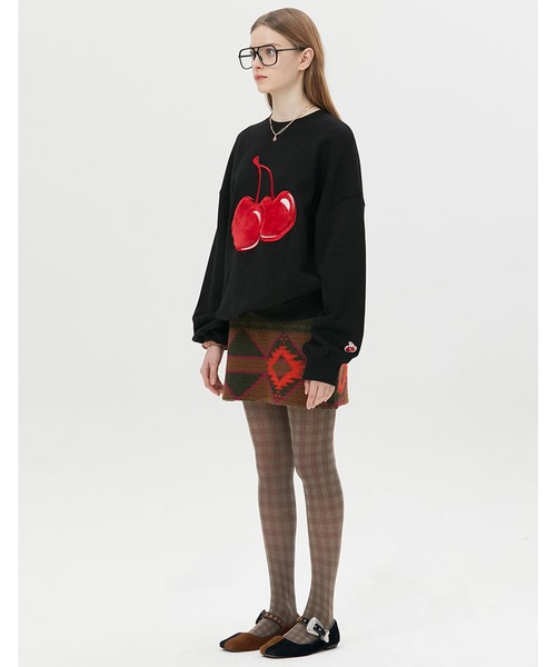 KIRSH(キルシー)の「A'GEM/9 × .kom『KIRSH/キルシー』BIG CHERRY SWEATSHIRT/ビッグチェリースウェットシャツ(スウェット・レディース・ブラック/ネイビー/グレー/アイボリー・FREE)」の14枚目の写真
