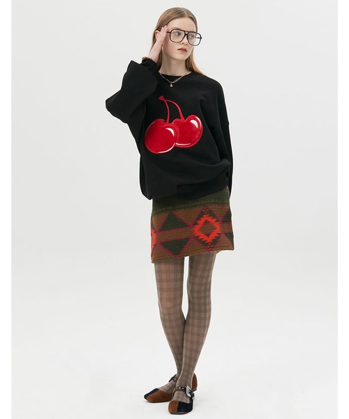 KIRSH(キルシー)の「A'GEM/9 × .kom『KIRSH/キルシー』BIG CHERRY SWEATSHIRT/ビッグチェリースウェットシャツ(スウェット・レディース・ブラック/ネイビー/グレー/アイボリー・FREE)」の16枚目の写真