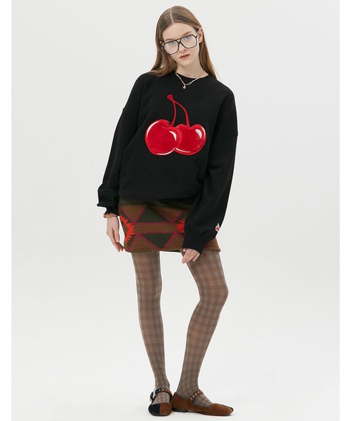 KIRSH(キルシー)の「A'GEM/9 × .kom『KIRSH/キルシー』BIG CHERRY SWEATSHIRT/ビッグチェリースウェットシャツ(スウェット・レディース・ブラック/ネイビー/グレー/アイボリー・FREE)」の17枚目の写真