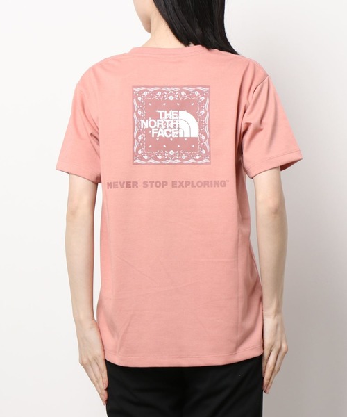 THE NORTH FACE（ザノースフェイス）の「THE NORTH FACE S/S Bandana Square Logo Tee NTW32108（Tシャツ/カットソー・レディース・ピンク/ブラック/ホワイト/ネイビー・LARGE/SMALL/MEDIUM）」の4枚目の写真