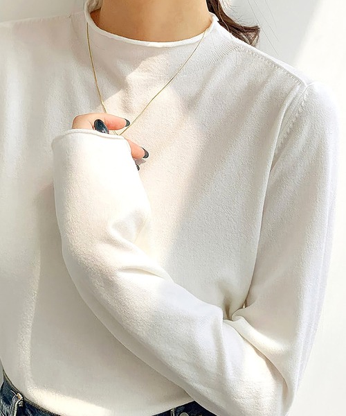 Dita(ディータ)の「【手触りやわらか】スノータッチハーフネックニットトップス(ニット/セーター・レディース・ホワイト/ライトグレー/ブラック/ベージュ/オリーブ/ブルー/ライラック/レモンイエロー・M/L)」の2枚目の写真