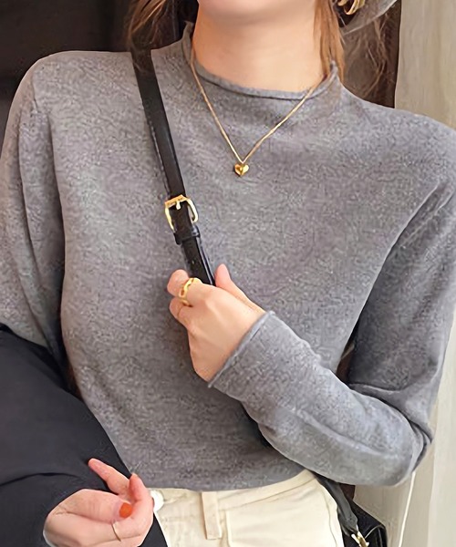 Dita(ディータ)の「【手触りやわらか】スノータッチハーフネックニットトップス(ニット/セーター・レディース・ホワイト/ライトグレー/ブラック/ベージュ/オリーブ/ブルー/ライラック/レモンイエロー・M/L)」の4枚目の写真