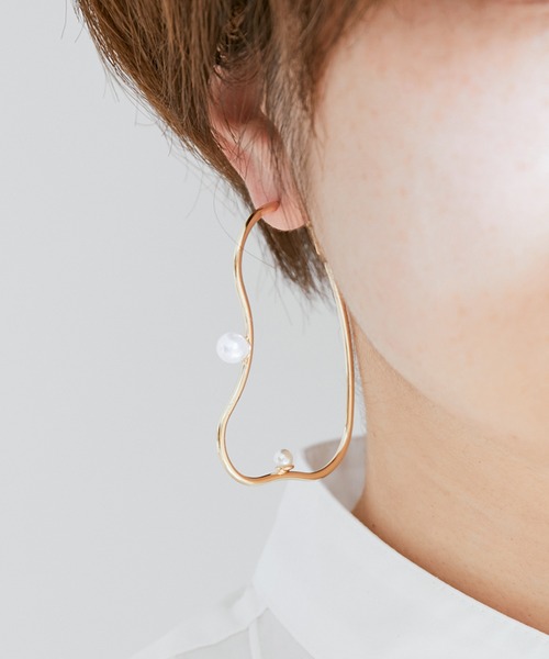 VIS（ビス）の「メタルラインピアス（ピアス（両耳用）・レディース・シルバー/ゴールド/ホワイト・FREE）」の2枚目の写真