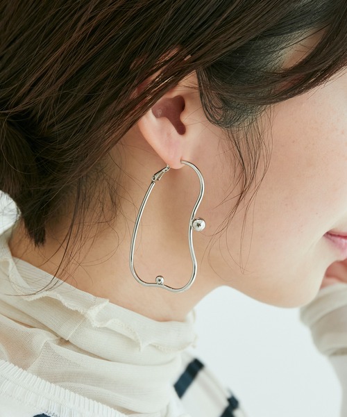 VIS（ビス）の「メタルラインピアス（ピアス（両耳用）・レディース・シルバー/ゴールド/ホワイト・FREE）」の3枚目の写真