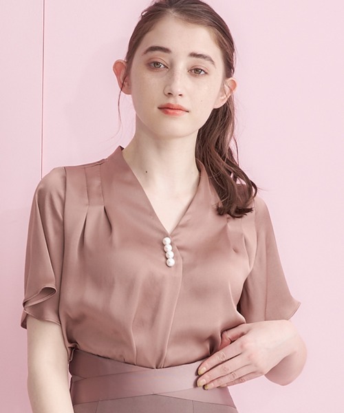 12 Twelve Agenda【2】メタル釦Ｖネック半袖ブラウス 現行品 夏 セール】パール釦Vネックフレアスリーブブラウス（シャツ