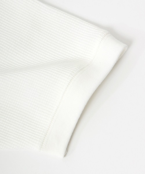 Healthknit（ヘルスニット）の「Healthknit（ヘルスニット）ヘンリーネック ワッフル半袖Tシャツ/ユニセックス/無地・ボーダーリンガーT/1P/パックT（Tシャツ/カットソー・レディース・オフホワイト/レッド系その他/ブラック/ブルー系その他/ネイビー×ホワイト/ブラック×ホワイト/グレー系その他/グレー/チャコールグレー/ブラウン系その他/グリーン系その他/イエロー系その他/ピンク・L/M/XL）」の17枚目の写真