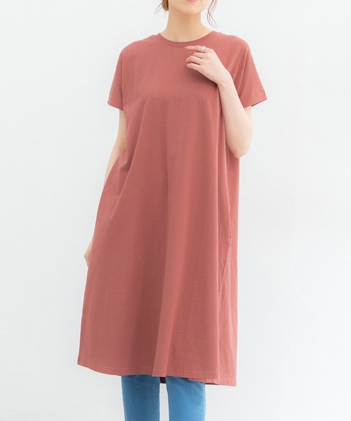 Honeys（ハニーズ）の「ＡラインＴシャツワンピ（ワンピース・レディース・ブラック/ダークグリーン/レッド系その他/スミクロ/ライトベージュ・LL/M/L）」の5枚目の写真