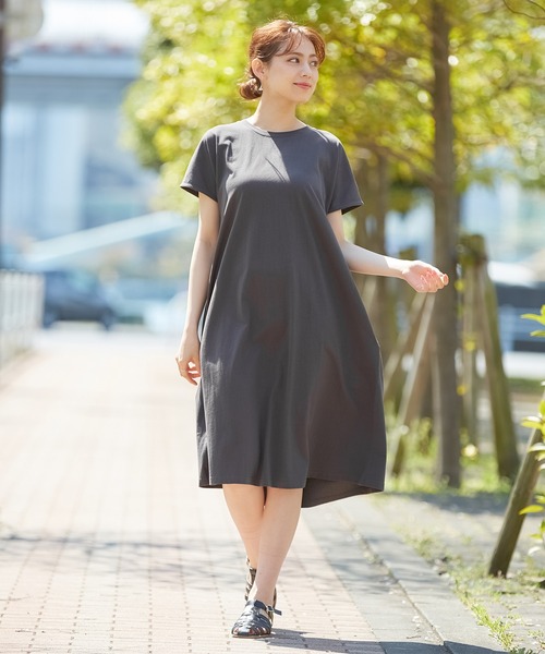 Honeys（ハニーズ）の「ＡラインＴシャツワンピ（ワンピース・レディース・ブラック/ダークグリーン/レッド系その他/スミクロ/ライトベージュ・LL/M/L）」の11枚目の写真