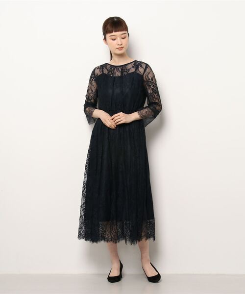 STRAWBERRY-FIELDS（ストロベリーフィールズ）の「スカラレース　結婚式ワンピースドレス（ドレス・レディース・ネイビー/サーモンピンク・2）」の2枚目の写真