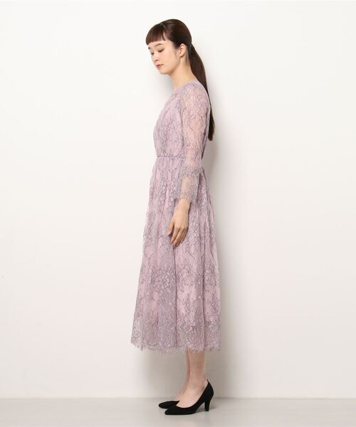 STRAWBERRY-FIELDS（ストロベリーフィールズ）の「スカラレース　結婚式ワンピースドレス（ドレス・レディース・ネイビー/サーモンピンク・2）」の3枚目の写真