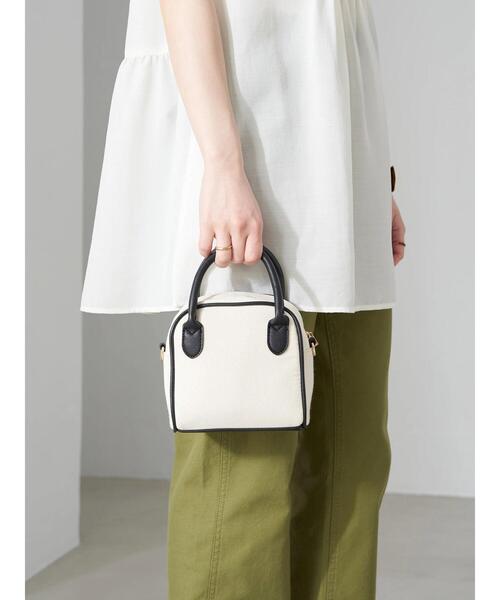 earth music&ecology（アースミュージックアンドエコロジー）の「スクエアキャンバスボストンバッグ（トートバッグ・レディース・ナチュラル・FREE）」の2枚目の写真