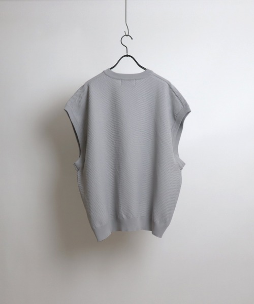 Confirm(コンファーム)の「25SS オーバーニットベスト【Confirm】(ベスト・メンズ・ライトグレー/ブラック/イエロー/グリーン/グレイッシュベージュ・M/L)」の19枚目の写真