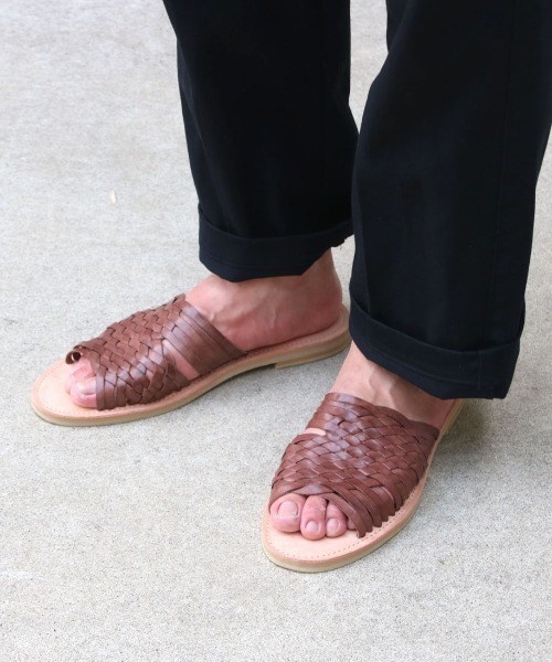 DEEOHS(ディオス)の「【DEEOHS】 ディオス DOS1 SANDAL レザー フラットサンダル メンズ(サンダル・メンズ・チョコ/ブラック・9/8)」の2枚目の写真