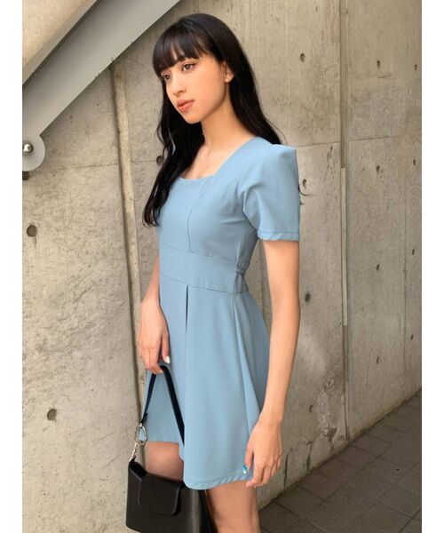 EMODA(エモダ)の「コンシャスプリーツミニワンピース(ワンピース・レディース・アイボリー/ブルー/ブラック/グレー・FREE)」の4枚目の写真