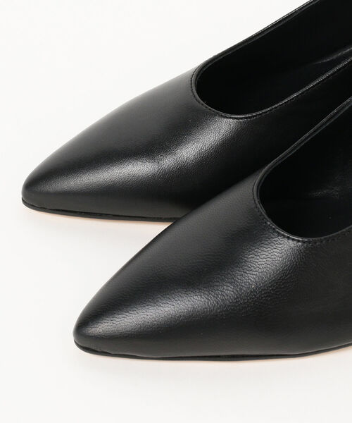 Ray BEAMS（レイビームス）の「REMME / ポインテッド ミュール（ドレスシューズ・レディース・ブラック/オフホワイト/ピンク・38/39/35/36/37）」の19枚目の写真