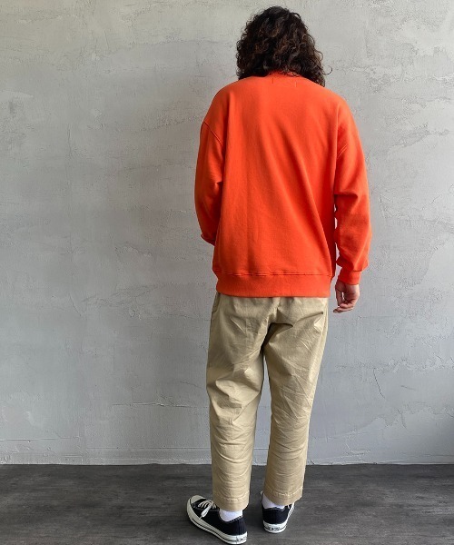 UNIVERSAL OVERALL（ユニバーサルオーバーオール）の「【men's FUDGE1月号掲載】[UNIVERSAL OVERALL/ユニバーサルオーバーオール] 別注 カレッジロゴスウェット（スウェット・レディース・ブラック/グレー/オレンジ・S/M/L）」の13枚目の写真