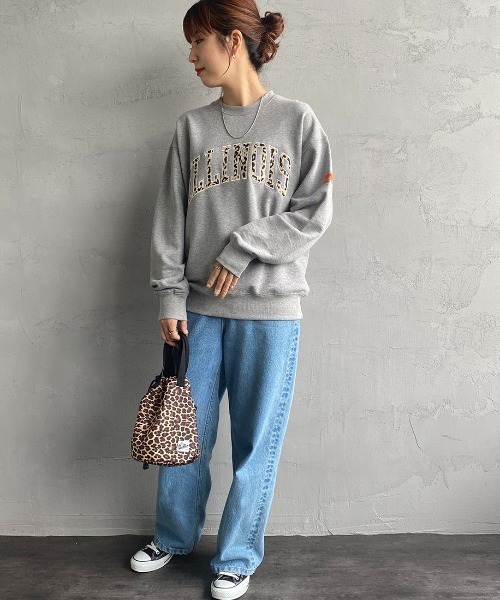 UNIVERSAL OVERALL（ユニバーサルオーバーオール）の「【men's FUDGE1月号掲載】[UNIVERSAL OVERALL/ユニバーサルオーバーオール] 別注 カレッジロゴスウェット（スウェット・レディース・ブラック/グレー/オレンジ・S/M/L）」の19枚目の写真