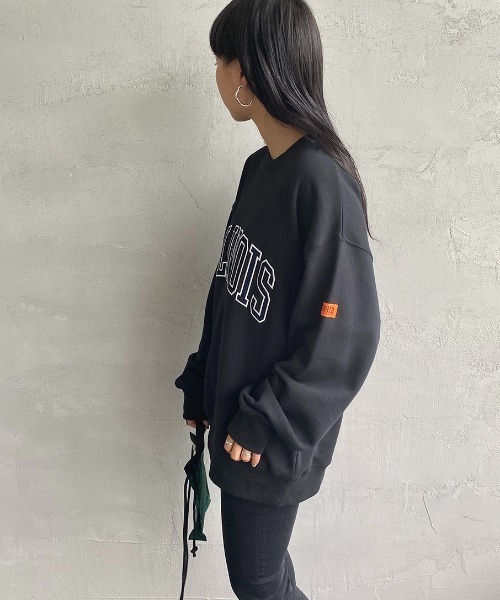 UNIVERSAL OVERALL（ユニバーサルオーバーオール）の「【men's FUDGE1月号掲載】[UNIVERSAL OVERALL/ユニバーサルオーバーオール] 別注 カレッジロゴスウェット（スウェット・レディース・ブラック/グレー/オレンジ・S/M/L）」の17枚目の写真