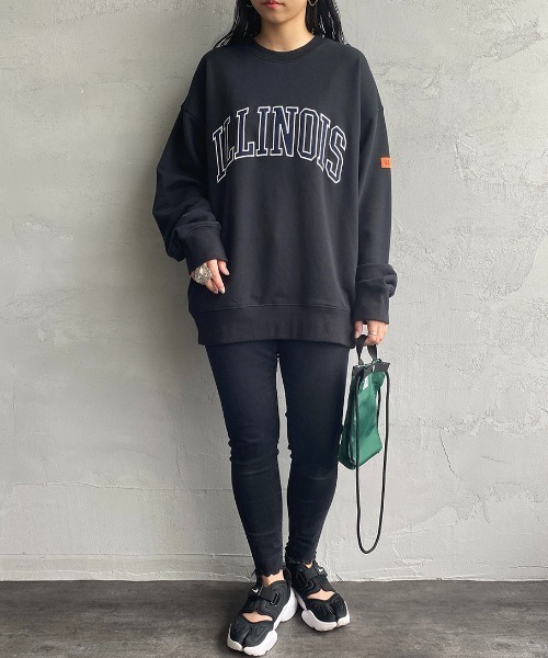 UNIVERSAL OVERALL（ユニバーサルオーバーオール）の「【men's FUDGE1月号掲載】[UNIVERSAL OVERALL/ユニバーサルオーバーオール] 別注 カレッジロゴスウェット（スウェット・レディース・ブラック/グレー/オレンジ・S/M/L）」の16枚目の写真
