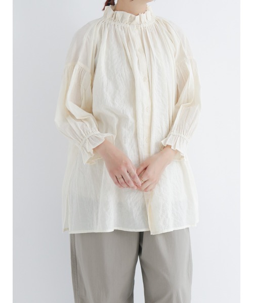 Samansa Mos2(サマンサ モスモス)の「フリル襟ブラウス(シャツ/ブラウス・レディース・ブラック/オフホワイト/マスタード・フリ-)」の2枚目の写真