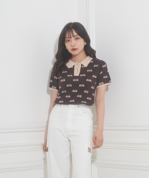 ANDGEEBEE(アンジービー)の「モノグラムポロニット(ニット/セーター・レディース・ベージュ/ブラウン・MEDIUM)」の1枚目の写真