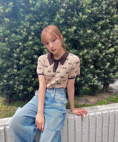 ANDGEEBEE(アンジービー)の「モノグラムポロニット(ニット/セーター・レディース・ベージュ/ブラウン・MEDIUM)」の5枚目の写真