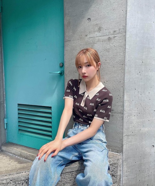 ANDGEEBEE(アンジービー)の「モノグラムポロニット(ニット/セーター・レディース・ベージュ/ブラウン・MEDIUM)」の4枚目の写真