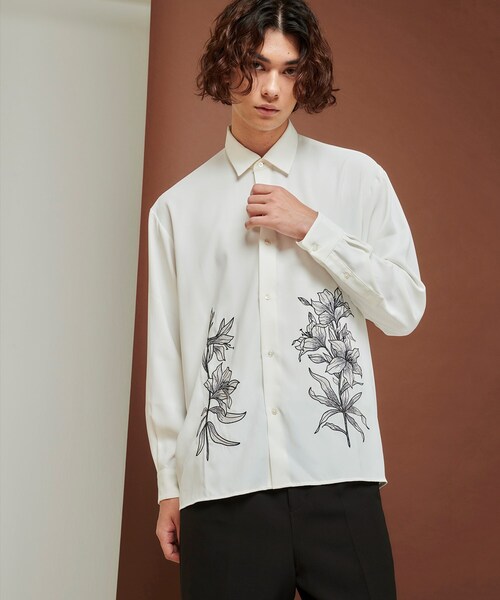 tk.TAKEO KIKUCHI（ティーケータケオキクチ）の「◆Bouquet embro長袖シャツ（ユニセックスアイテム）（シャツ/ブラウス・メンズ・ホワイト/ブラック/ライトグリーン・02/03/66）」の2枚目の写真