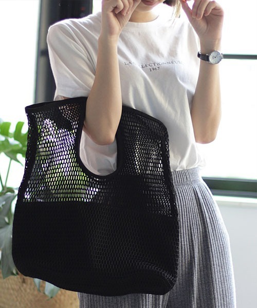 Fun & Daily（ファンアンドデイリー）の「F&D : フィッシュネットメッシュバッグ（ハンドバッグ・レディース・ホワイト/ブラック・FREE）」の2枚目の写真