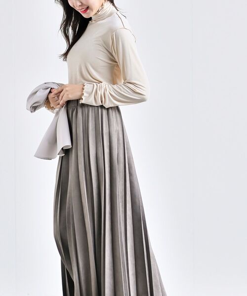 rps（アールピーエス）の「メロータートルカットソー（Tシャツ/カットソー・レディース・ブラック/グレー/アイボリー/グレイッシュブルー/ベージュ/ラベンダー/グリーン/ブルー/イエロー/オフホワイト・フリー）」の22枚目の写真