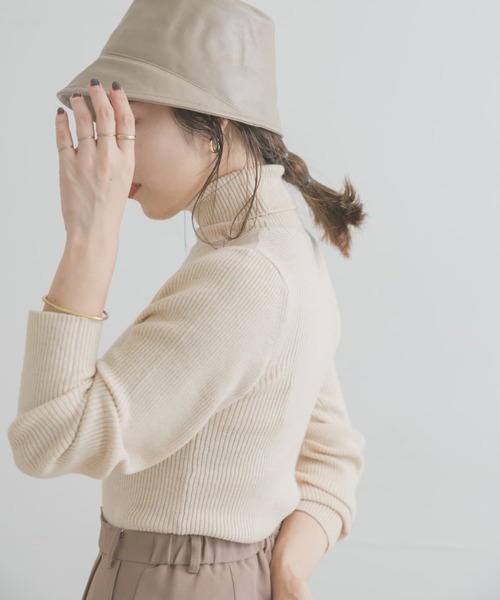 ITEMS URBANRESEARCH(アイテムズ アーバンリサーチ)の「モチモチタートルネックニット(ニット/セーター・レディース・ブラック/グレー/レッド/アイボリー・FREE)」の16枚目の写真