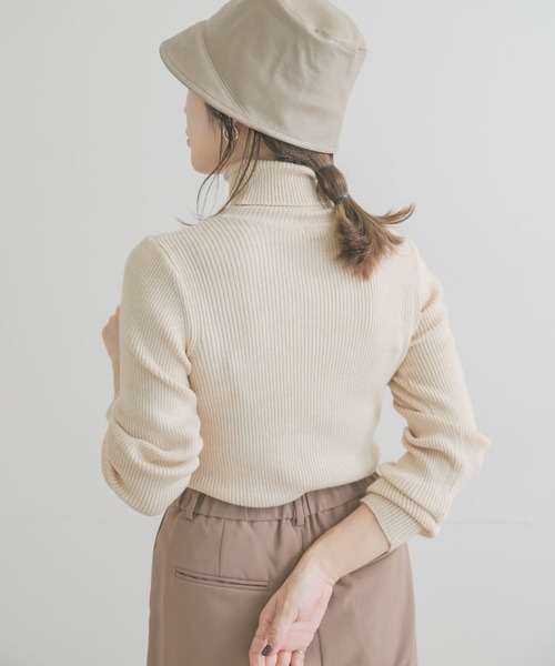 ITEMS URBANRESEARCH(アイテムズ アーバンリサーチ)の「モチモチタートルネックニット(ニット/セーター・レディース・ブラック/グレー/レッド/アイボリー・FREE)」の6枚目の写真