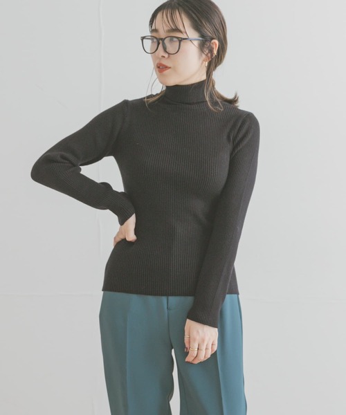 ITEMS URBANRESEARCH(アイテムズ アーバンリサーチ)の「モチモチタートルネックニット(ニット/セーター・レディース・ブラック/グレー/レッド/アイボリー・FREE)」の17枚目の写真